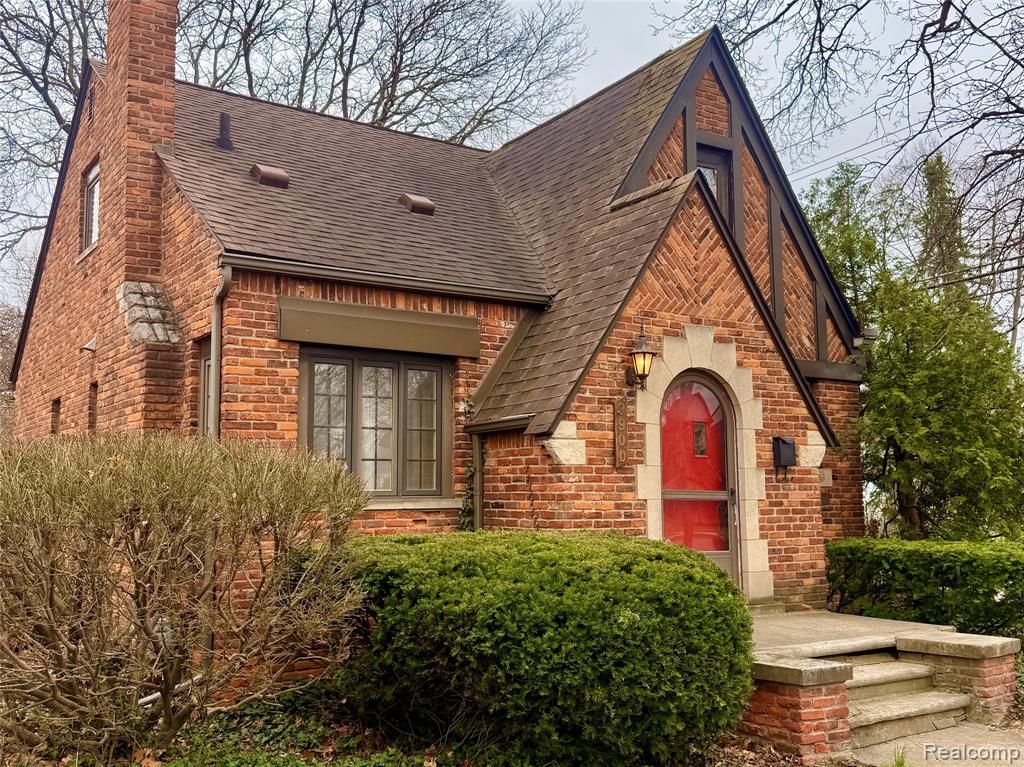 9900 Cranston Street