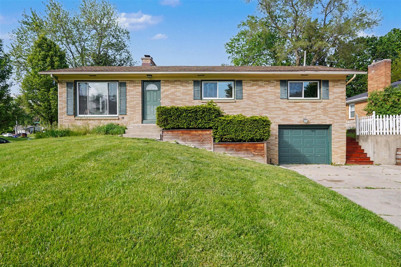 2155 Tremont Boulevard