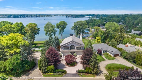Photo of 2980 Middlebelt Road, West Bloomfield, MI 48323 (MLS # 61031870)