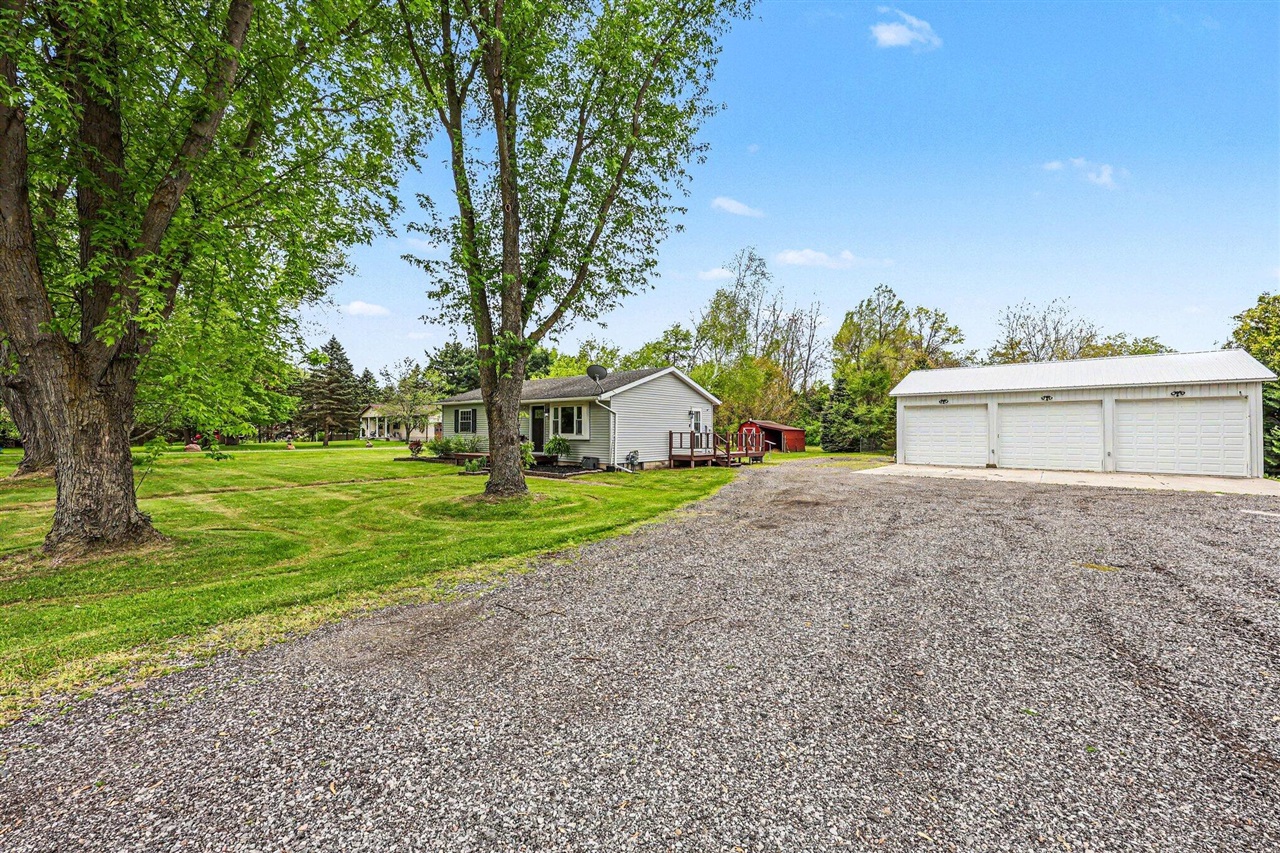 10085 Plank Road