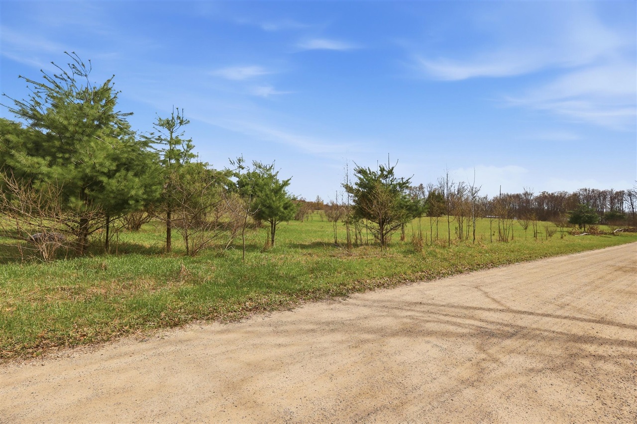 V/L 12 Mile Road