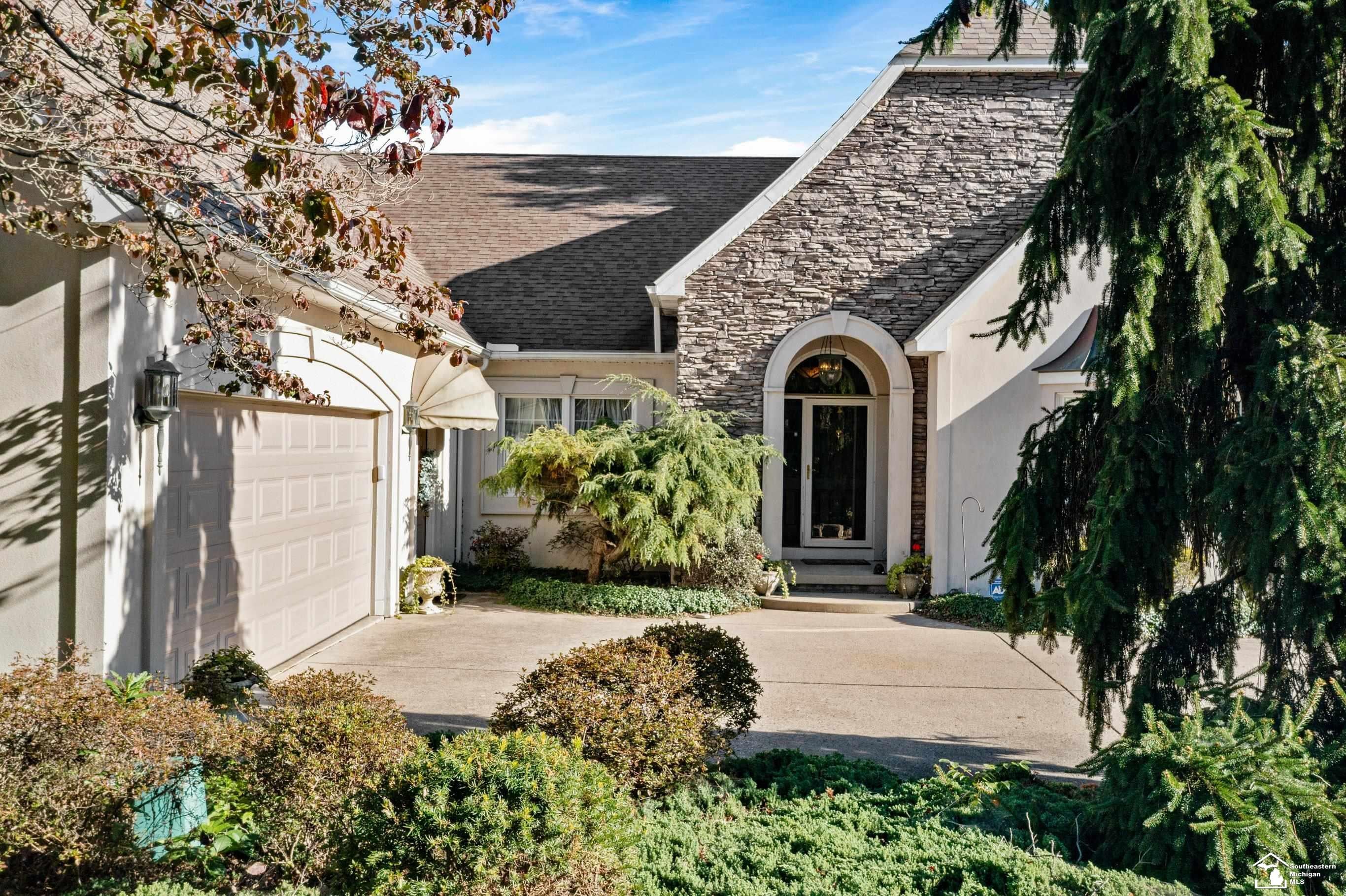 729 E Hurd Road
