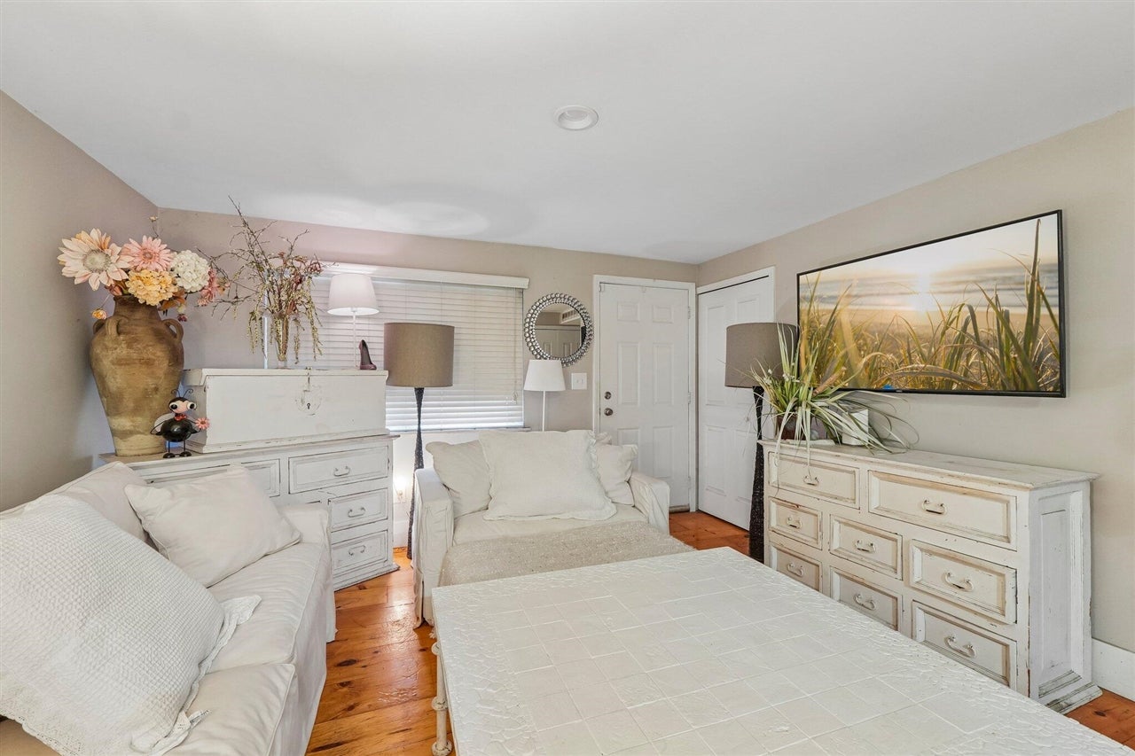 7 Burlingame Court