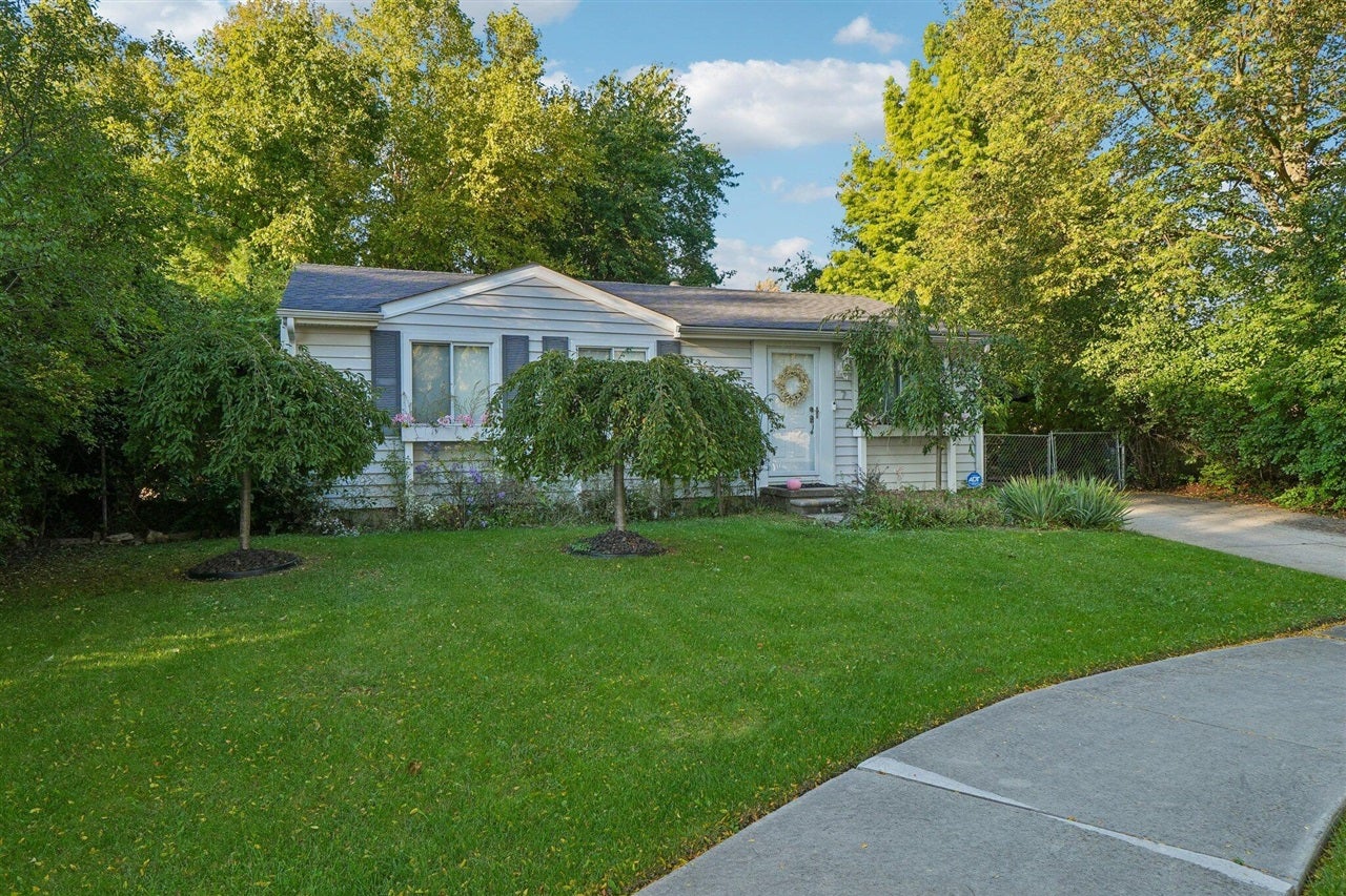 7 Burlingame Court