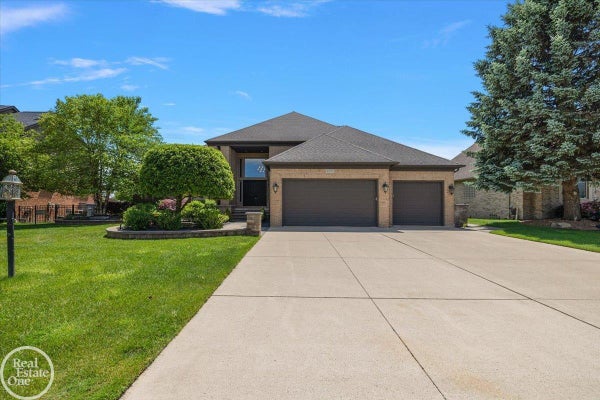 49572 COMPASS POINT DR, CHESTERFIELD, MI 48047 - Image 3cdf7baeecad635848c8c8de085cea86/731119836