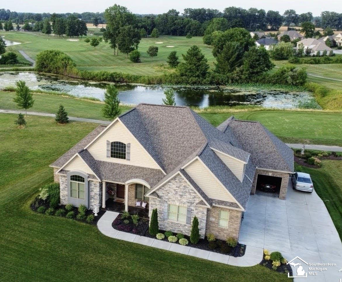 997 Saint James Park Avenue