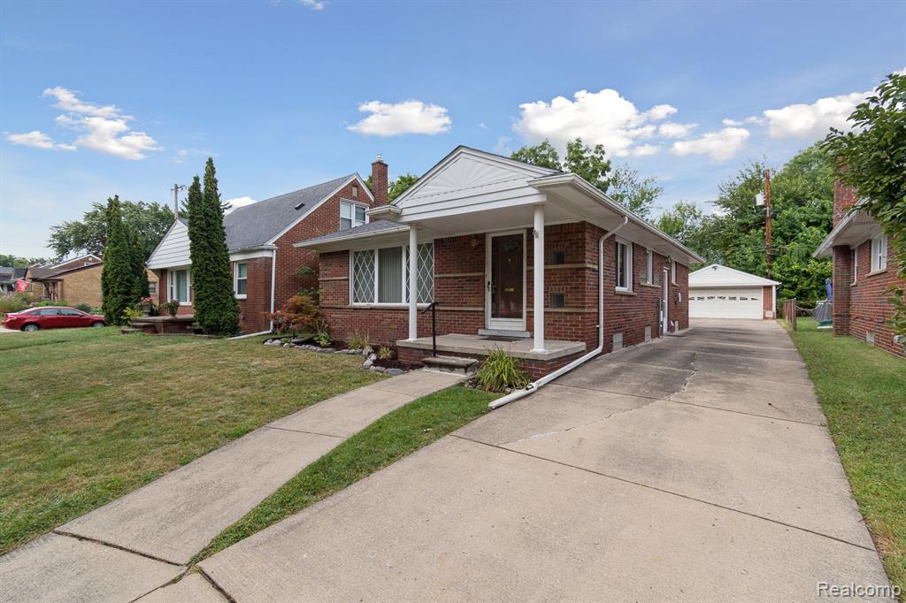 Allen Park, Michigan 48101, United States, 3 Bedrooms Bedrooms, ,2 BathroomsBathrooms,Residential,Active,204901