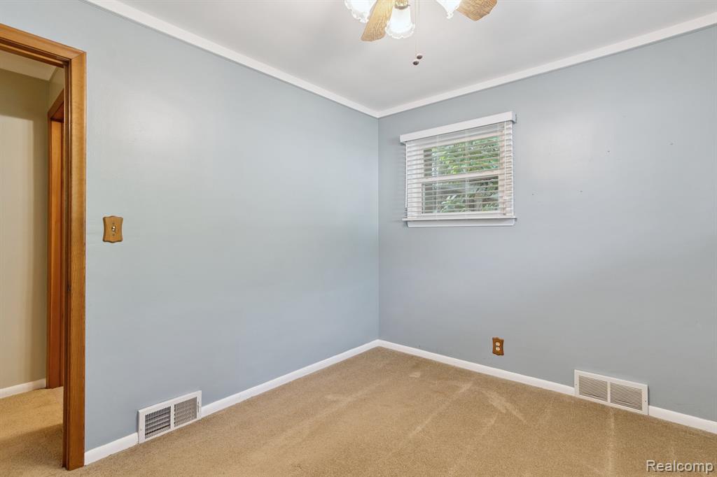 Allen Park, Michigan 48101, United States, 3 Bedrooms Bedrooms, ,2 BathroomsBathrooms,Residential,Active,204901