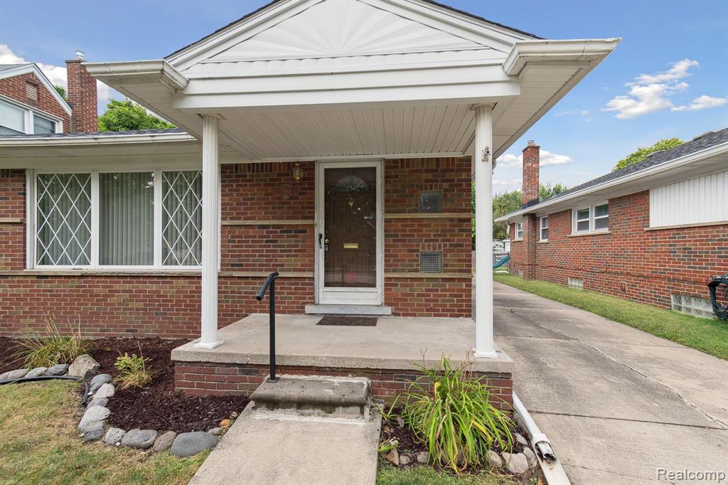 Allen Park, Michigan 48101, United States, 3 Bedrooms Bedrooms, ,2 BathroomsBathrooms,Residential,Active,204901