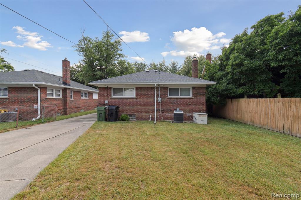 Allen Park, Michigan 48101, United States, 3 Bedrooms Bedrooms, ,2 BathroomsBathrooms,Residential,Active,204901