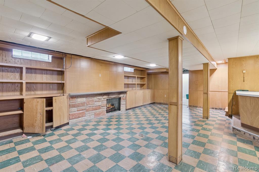 Allen Park, Michigan 48101, United States, 3 Bedrooms Bedrooms, ,2 BathroomsBathrooms,Residential,Active,204901