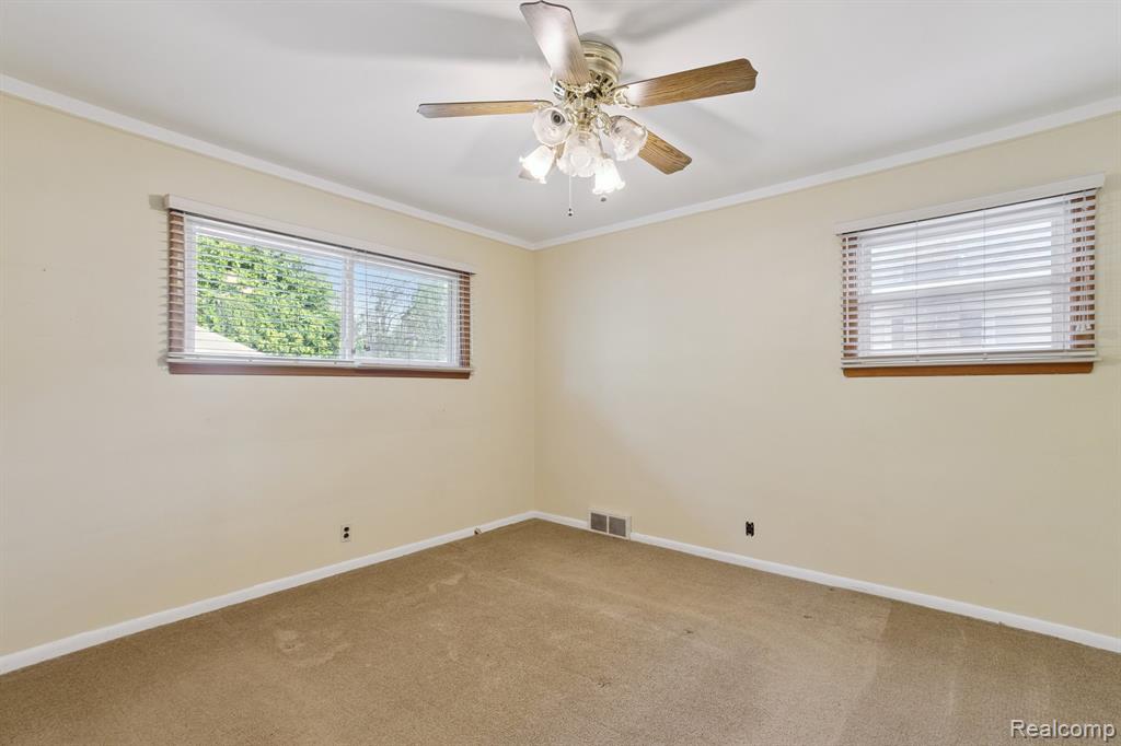 Allen Park, Michigan 48101, United States, 3 Bedrooms Bedrooms, ,2 BathroomsBathrooms,Residential,Active,204901