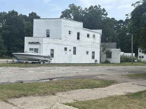 Photo of 3009&3013 Merriam Street, Muskegon Heights, MI 49444 (MLS # 70545149)