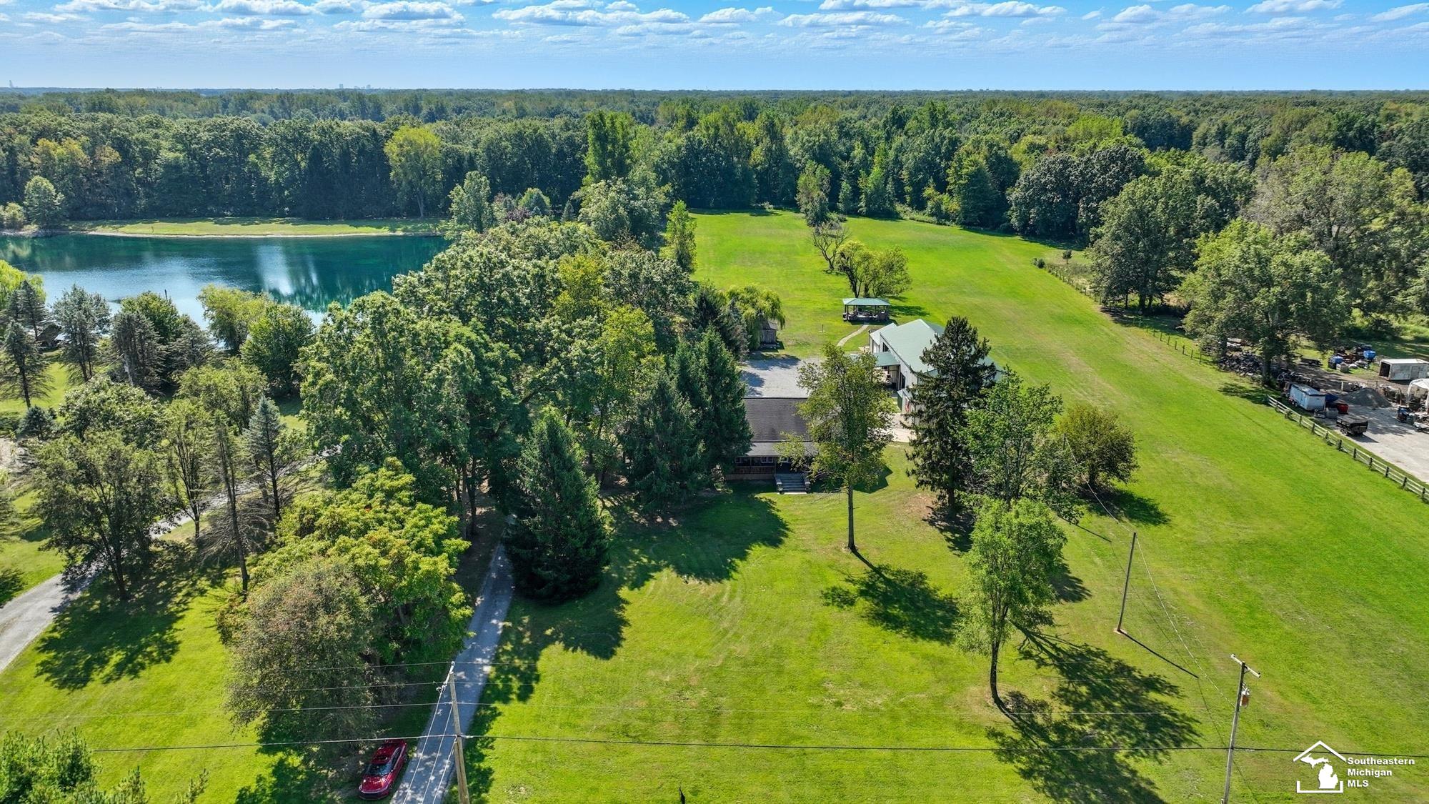 2637 W Rauch Roads