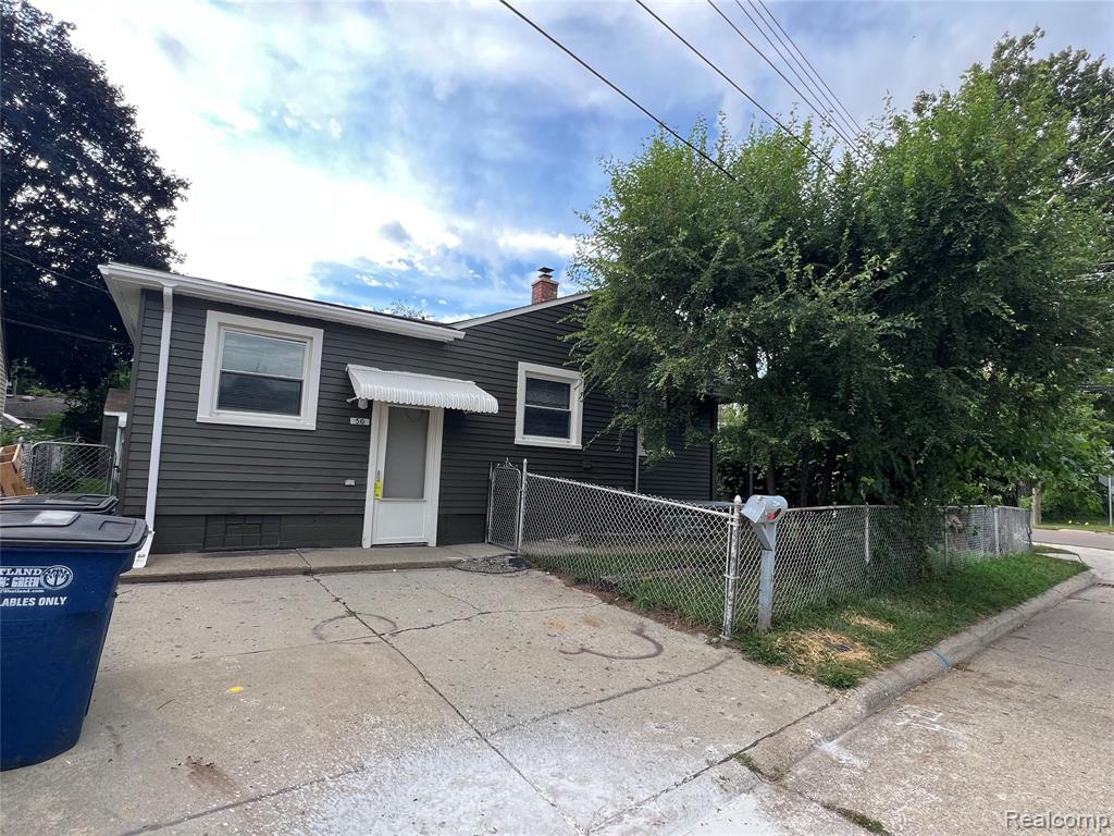 2504 BANNISTER Street