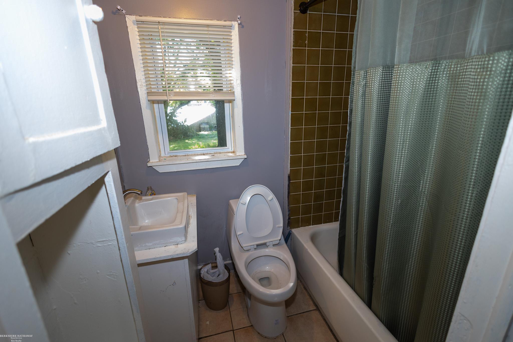 Pontiac, Michigan 48341, United States, ,Commercial,Active,211459