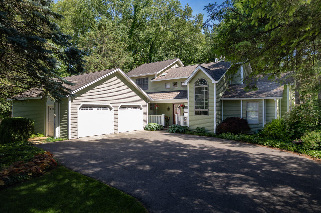 6281 Rose Arbour Avenue