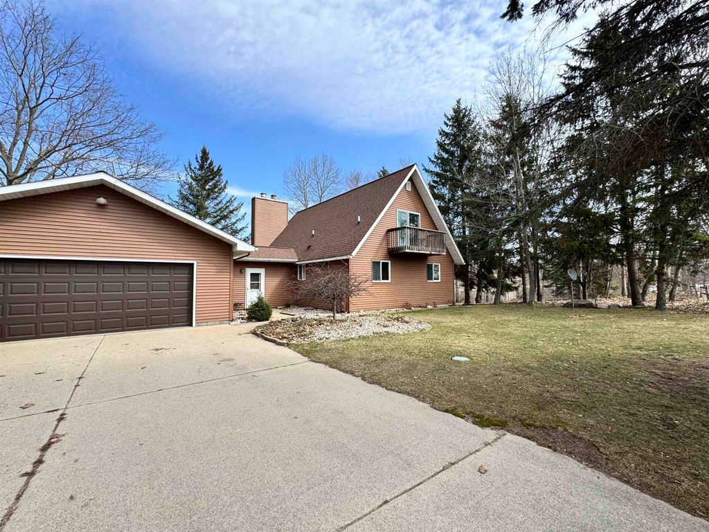 Photo of 1035 Cantabrian Drive, Lake Isabella, MI 48893 (MLS # 50202960)