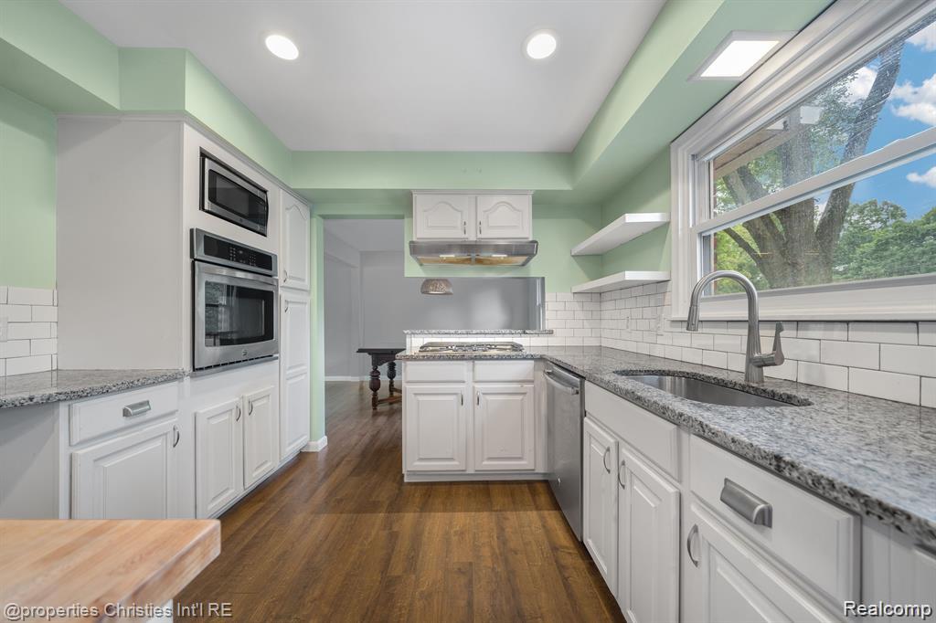 Rochester Hills, Michigan 48309, United States, 3 Bedrooms Bedrooms, ,3 BathroomsBathrooms,Residential,Active,245269