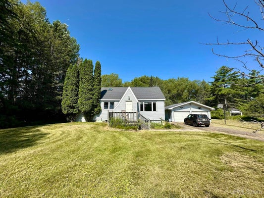 1114 WILLOW RD, GLADSTONE, MI 49837 - Image 409d3facf27f2f2aa3383fecb20b0f5e/2632163773