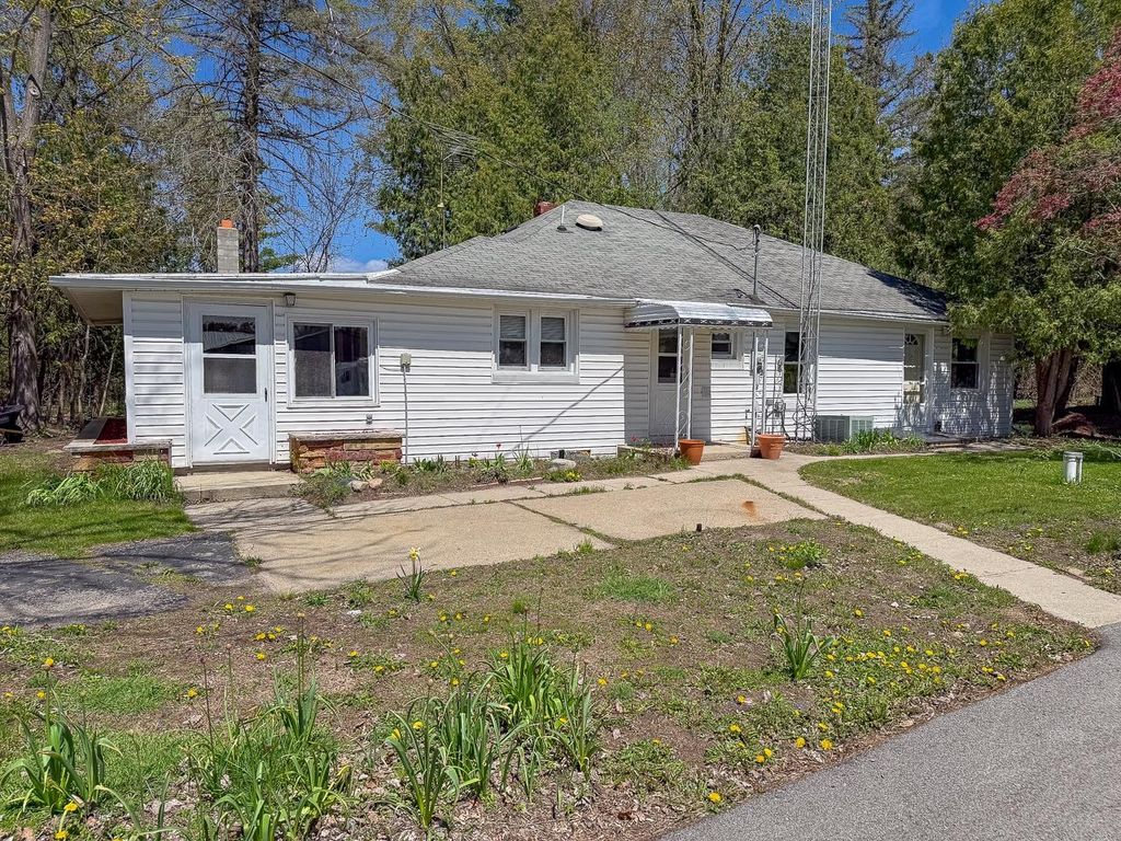 Photo of 6680 N M-30 Highway, Hope, MI 48628 (MLS # 50206550)
