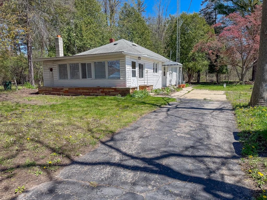 Photo of 6680 N M-30 Highway, Hope, MI 48628 (MLS # 50206550)