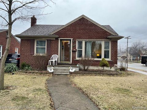 Photo of 2000 BYRD Street, Dearborn, MI 48124 (MLS # 60957732)