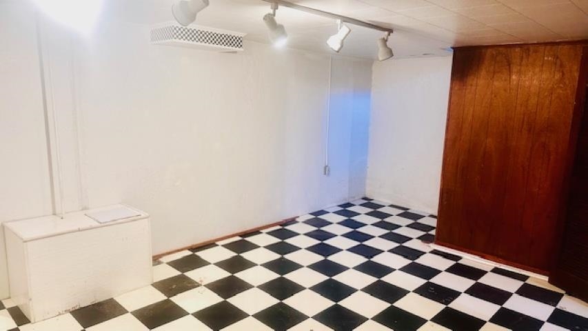 Mount Clemens, Michigan 48043, United States, 2 Bedrooms Bedrooms, ,2 BathroomsBathrooms,Residential,Active,231238