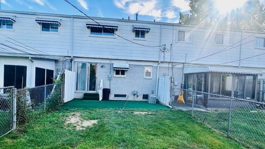 Mount Clemens, Michigan 48043, United States, 2 Bedrooms Bedrooms, ,2 BathroomsBathrooms,Residential,Active,231238