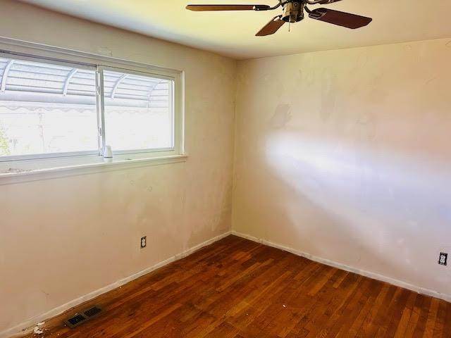 Mount Clemens, Michigan 48043, United States, 2 Bedrooms Bedrooms, ,2 BathroomsBathrooms,Residential,Active,231238