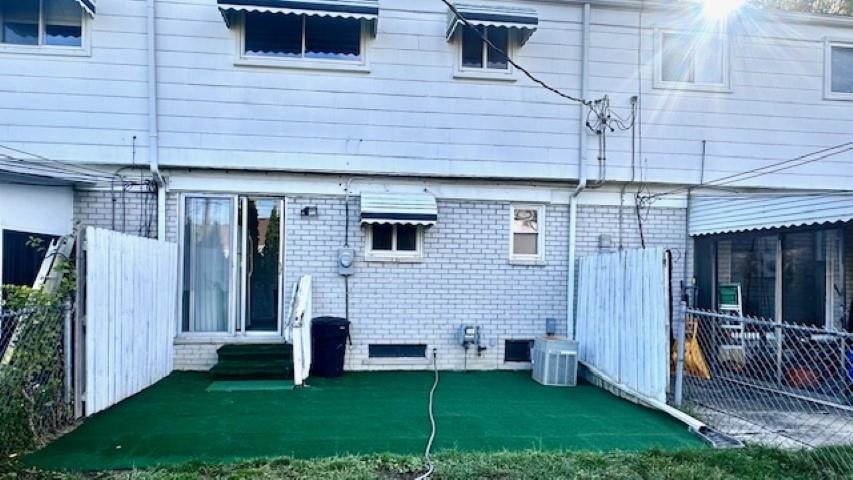 Mount Clemens, Michigan 48043, United States, 2 Bedrooms Bedrooms, ,2 BathroomsBathrooms,Residential,Active,231238