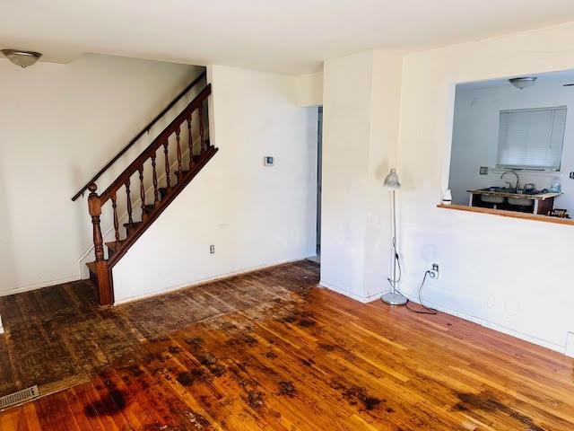 Mount Clemens, Michigan 48043, United States, 2 Bedrooms Bedrooms, ,2 BathroomsBathrooms,Residential,Active,231238