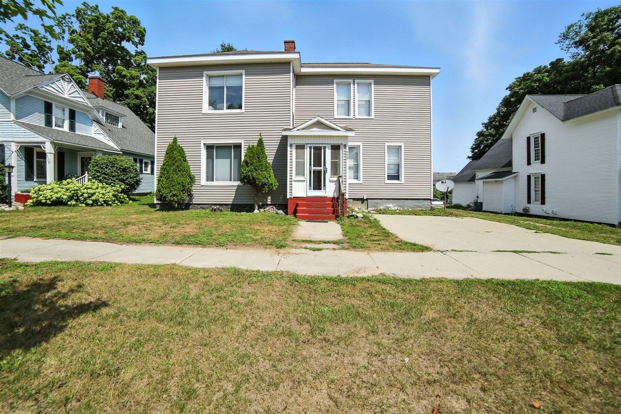 332 W Upton Avenue