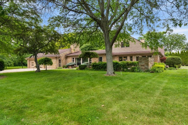 1427 SUNNINGDALE DR, GROSSE POINTE WOODS, MI 48236 - Image 42f237d8e5ecf02450e941ab3d60422c/930677930