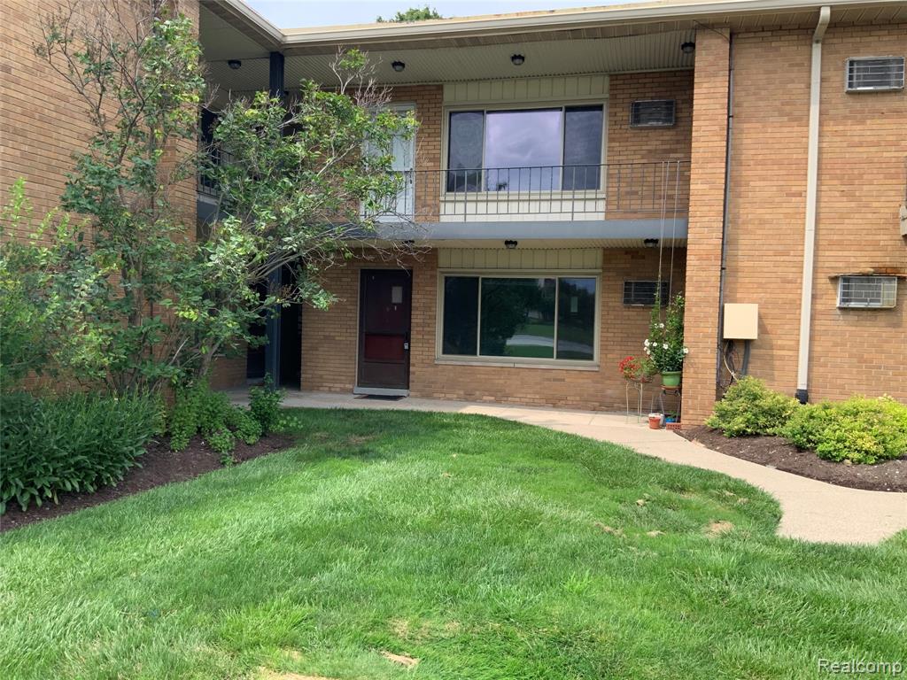 2859 E Maple Road 3