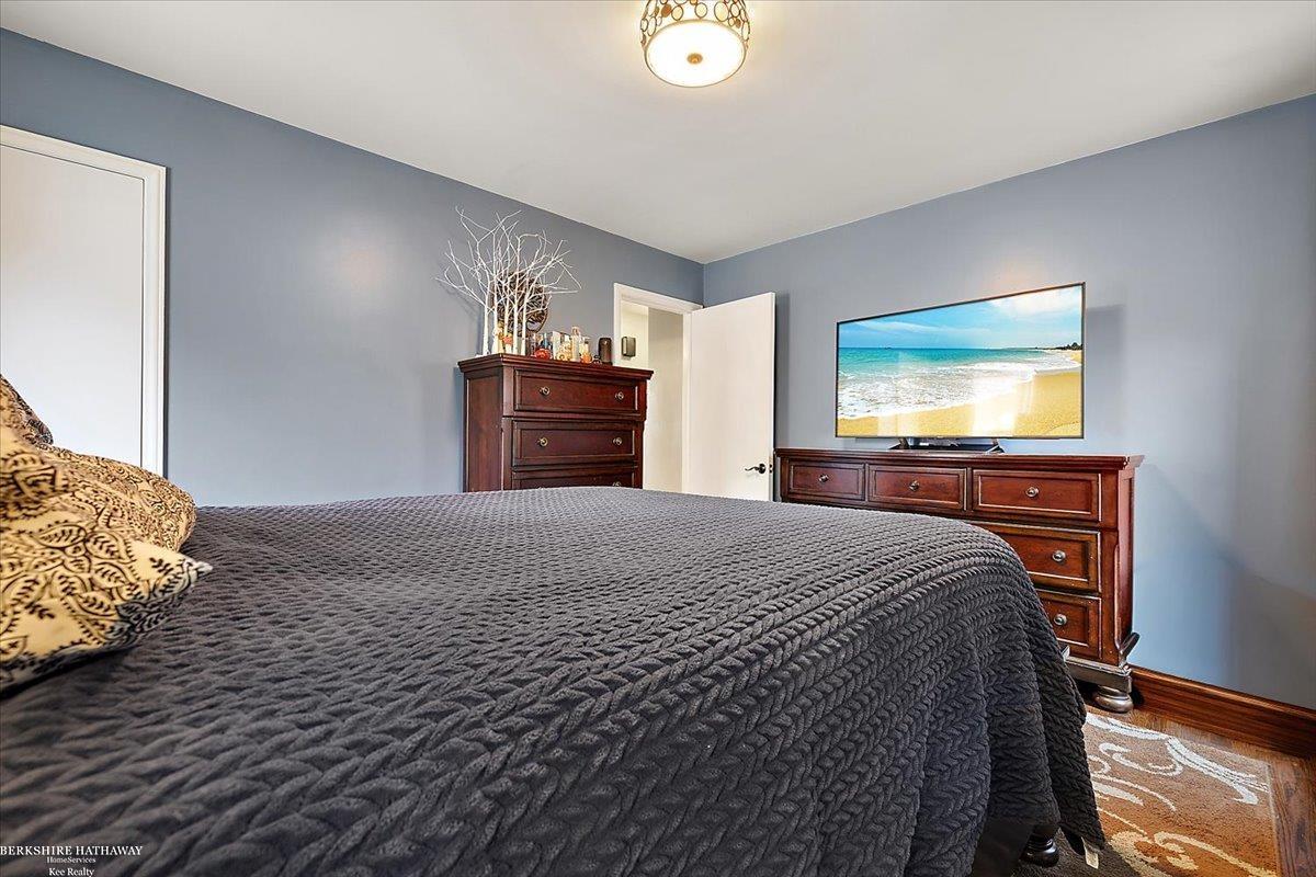 Grosse Pointe Woods, Michigan 48236, United States, 4 Bedrooms Bedrooms, ,2 BathroomsBathrooms,Residential,Active,242435