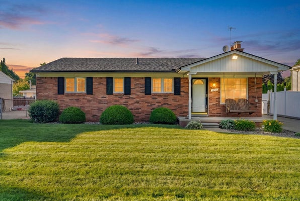 14551 DEBBIE DR, STERLING HEIGHTS, MI 48313 - Image 4386e9d29befdb2b0e7bb03e23b0c496/734426798