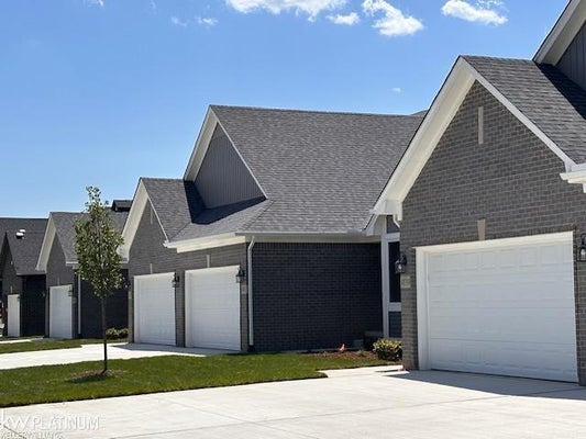 48389 APPLEGROVE LN, NEW BALTIMORE, MI 48051 - Image 43e01cf4e114aba46e6a5216bfd6dc41/921211620