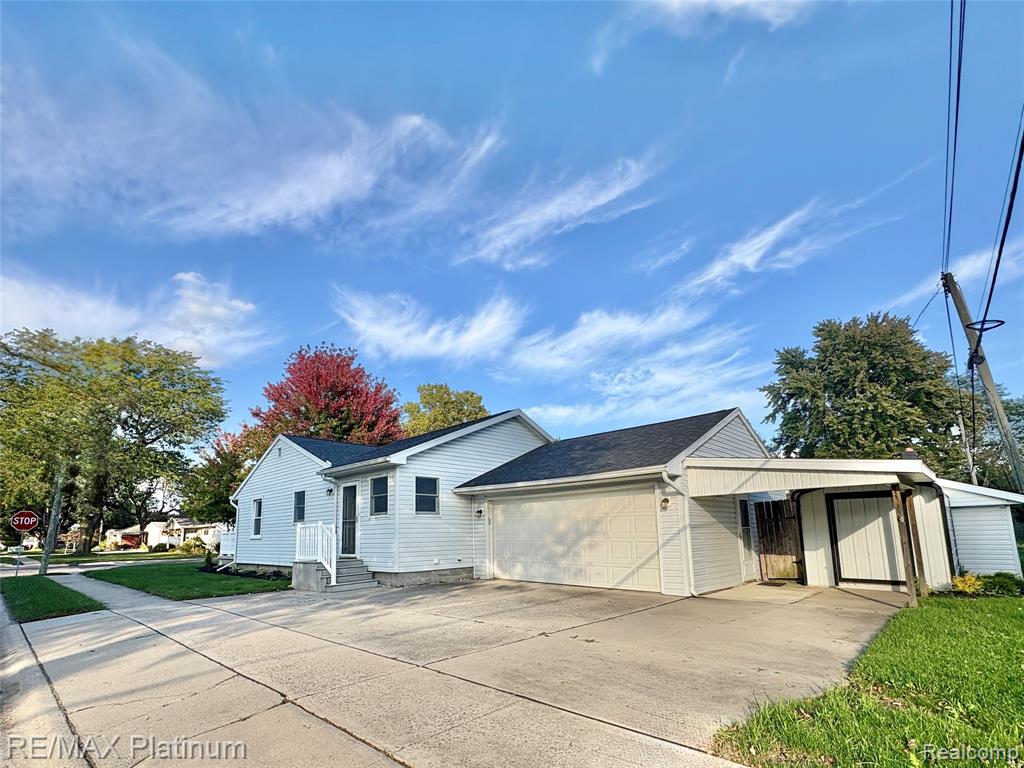 971 Strawberry Street