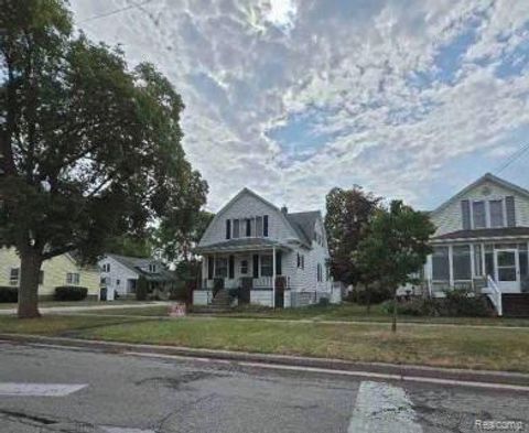 1014 S Farragut Street Bay City MI 48708