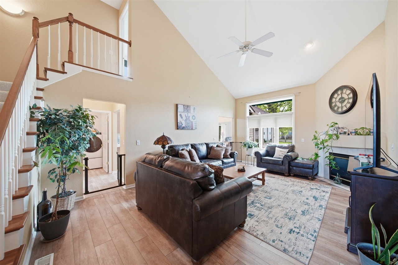 689 Korey's Circle 16