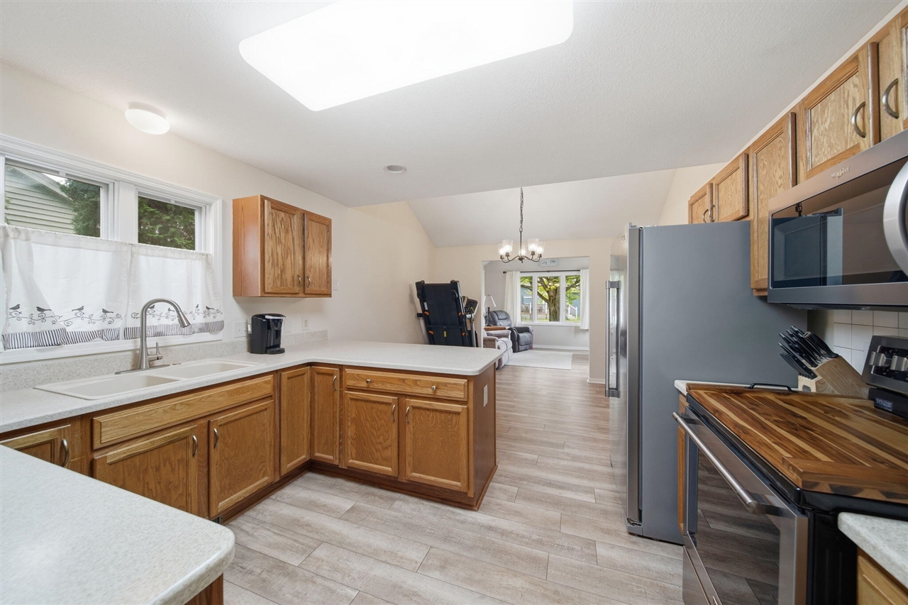 689 Korey's Circle 16