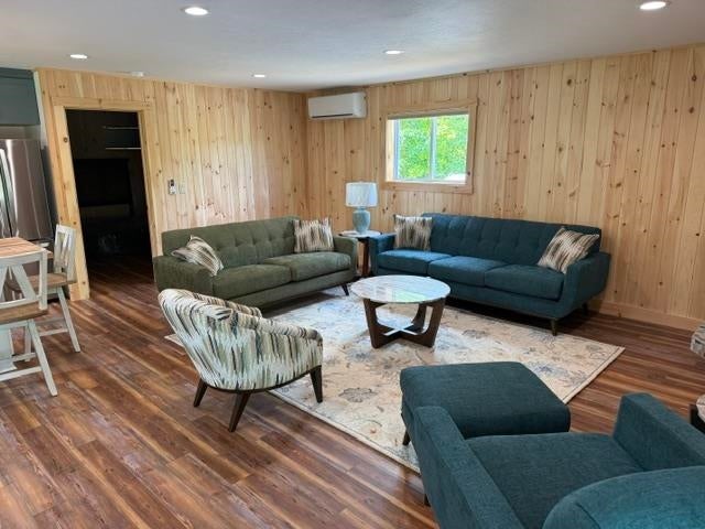 5933 SW Old Oak Trail