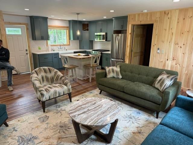 5933 SW Old Oak Trail