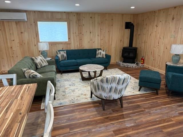 5933 SW Old Oak Trail
