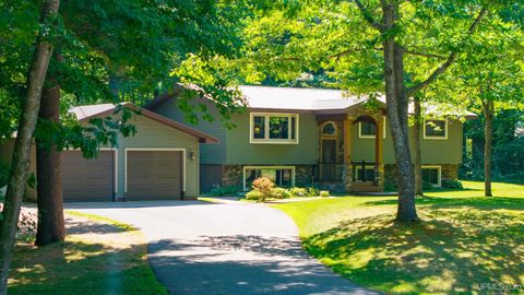 Photo of 56 Feather Ridge Road, Marquette, MI 49855 (MLS # 50215038)