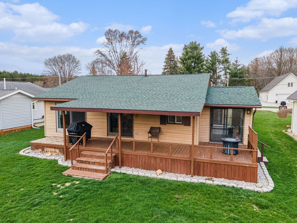 Photo of 1323 McKimmy Street, Beaverton, MI 48612 (MLS # 50204550)