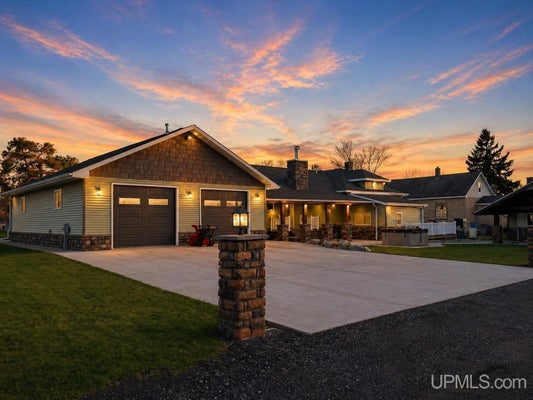 634 E BREITUNG AVE, KINGSFORD, MI 49802 - Image 462d07c88cae2e3dfc49cacbcaa8f250/3260972930