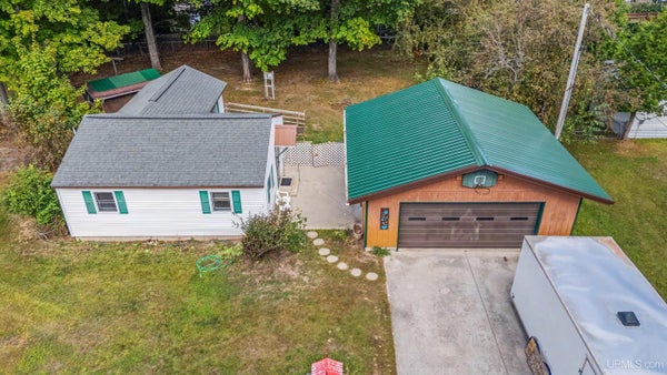 9640 DUSTY LN, MANISTIQUE, MI 49854 - Image 464ccd5cf23029c81b8a8a8778b8f706/1124951777