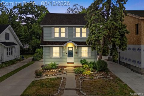 Photo of 454 W Saratoga Street, Ferndale, MI 48220 (MLS # 61001190)
